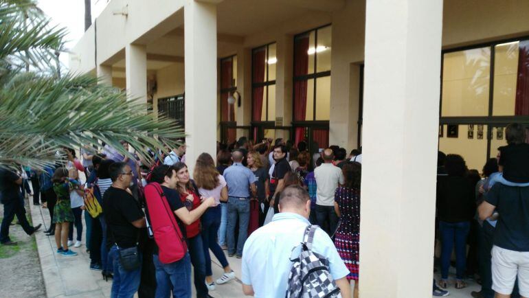 Muchas personas acudieron a la apertura del curso