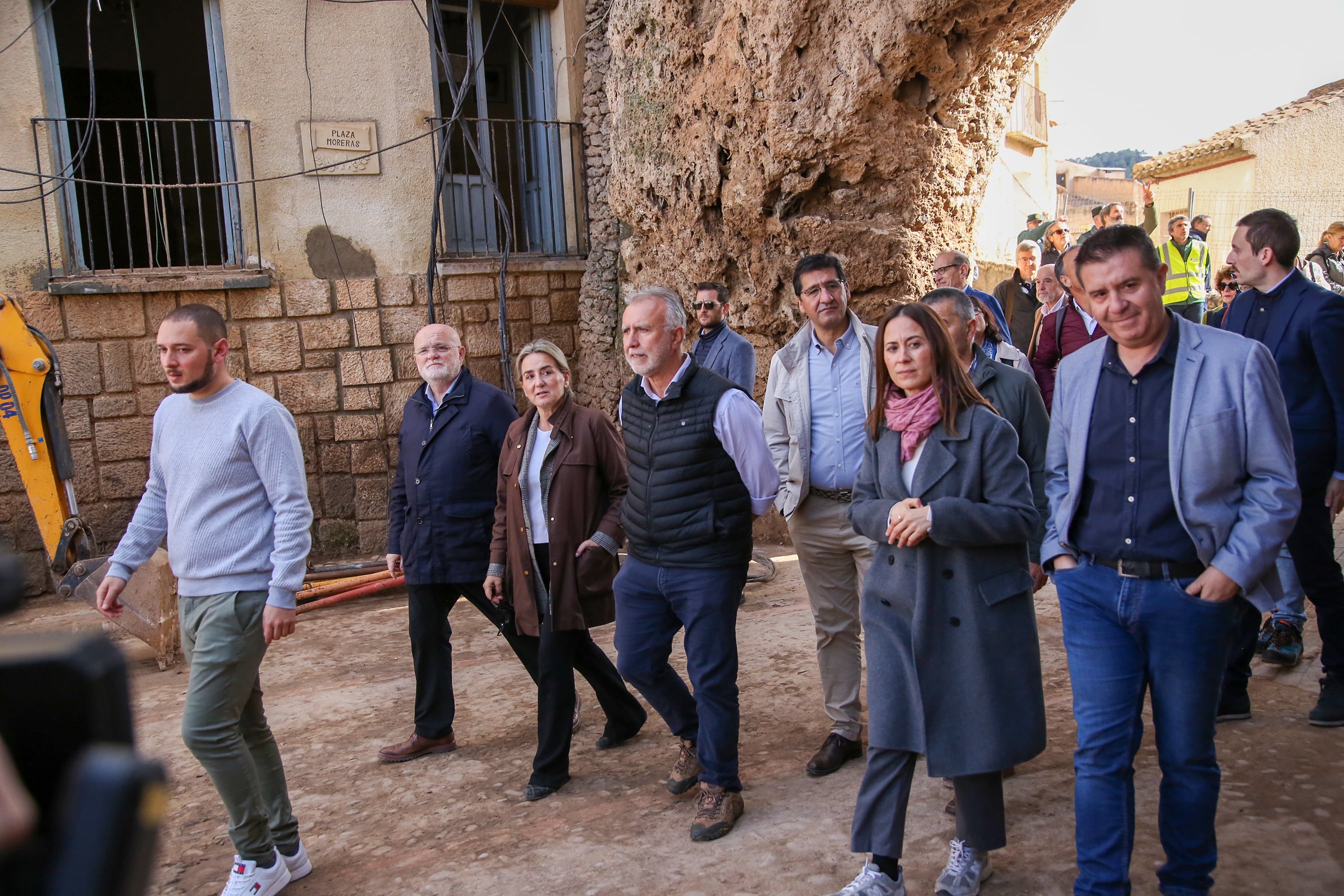 El ministro de Política Territorial y Memoria Democrática, Ángel Víctor Torres, visita la localidad albaceteña de Letur afectada por la DANA el pasado 29 de octubre.