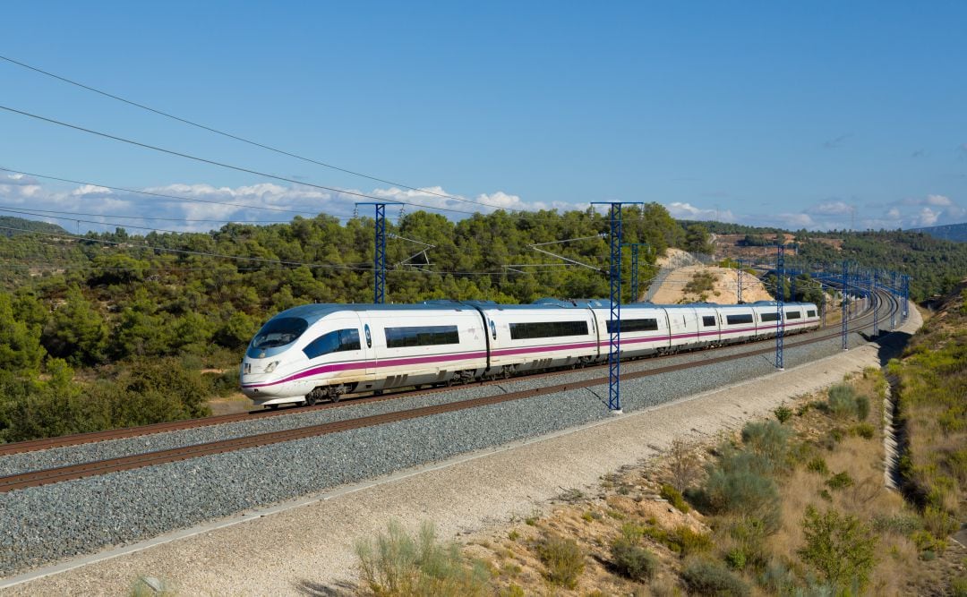 Imagen de archivo del tren de alta velocidad AVE