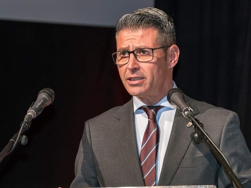 Toni González, alcalde de Almussafes, durante un acto