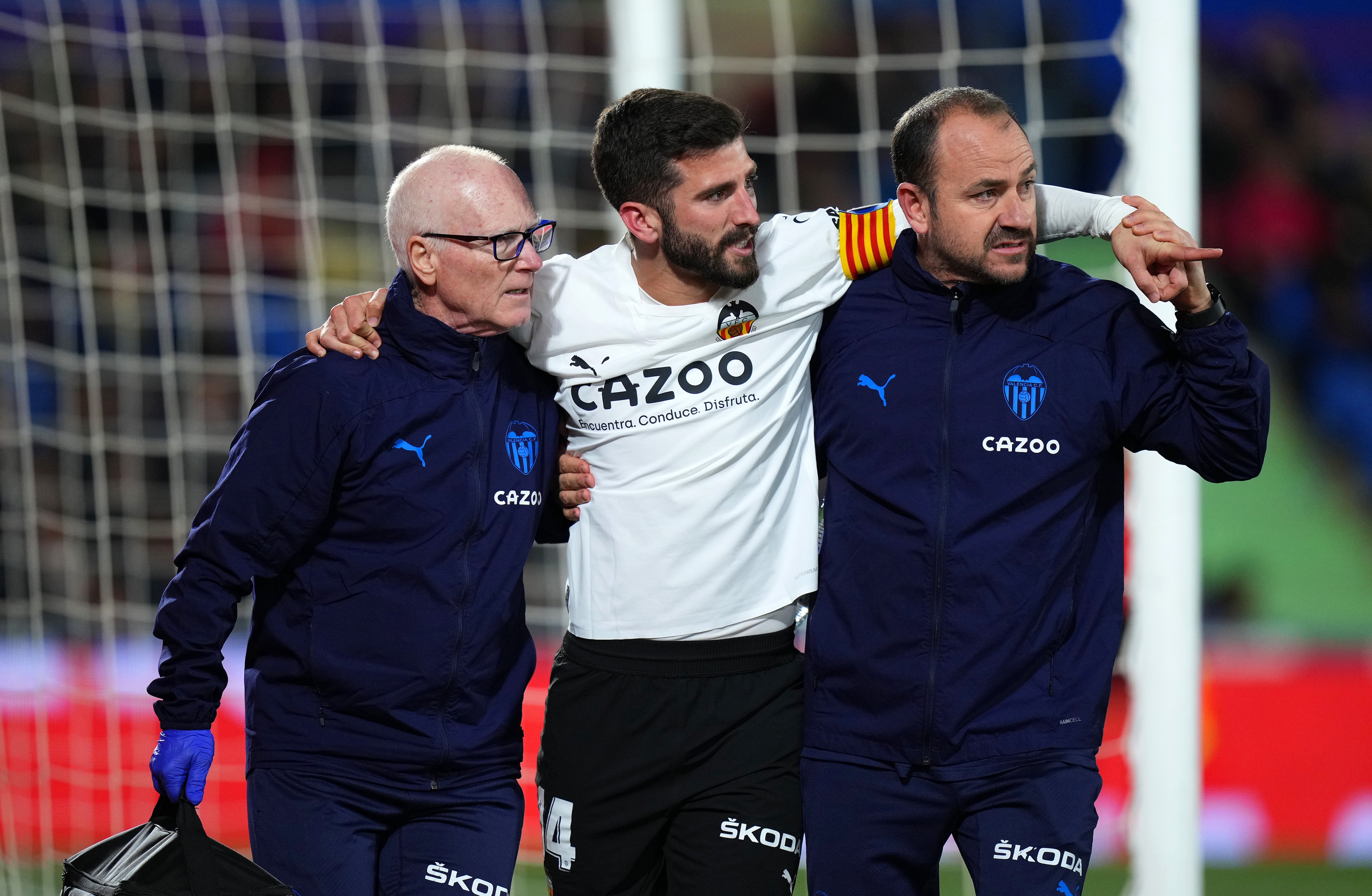 Jose Luis Gaya of Valencia CF leaves the pitch injured during the LaLiga Santander match between Getafe CF and Valencia CF at Coliseum Alfonso Perez on February 20, 2023 in Getafe, Spain. (Photo by Angel Martinez/Getty Images)