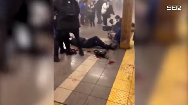 Acusan de ataque terrorista a sospechoso de tiroteo en el metro de Nueva York.