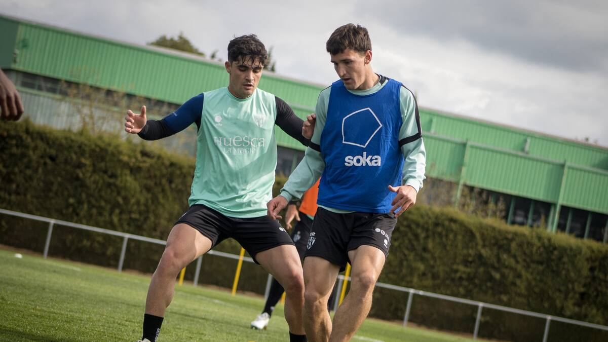 Javi Mier habla de la importancia del partido ante el Oviedo del sábado en Huesca