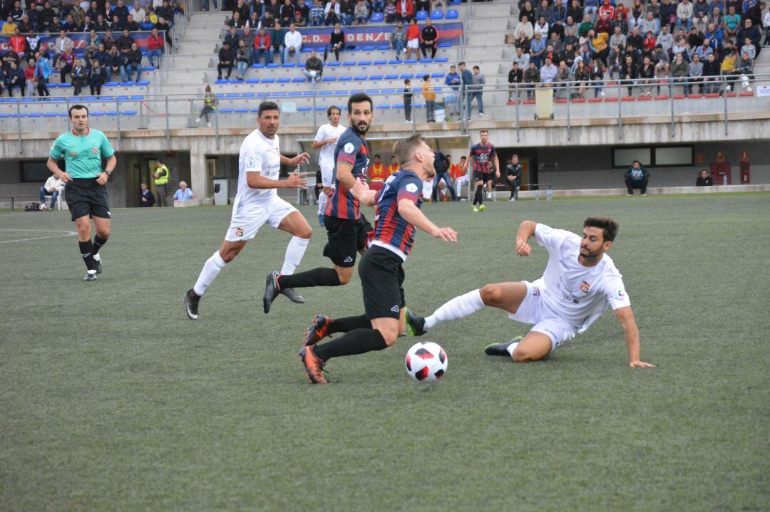 El Eldense y La Nucía ofrecieron un buen espectáculo futbolístico