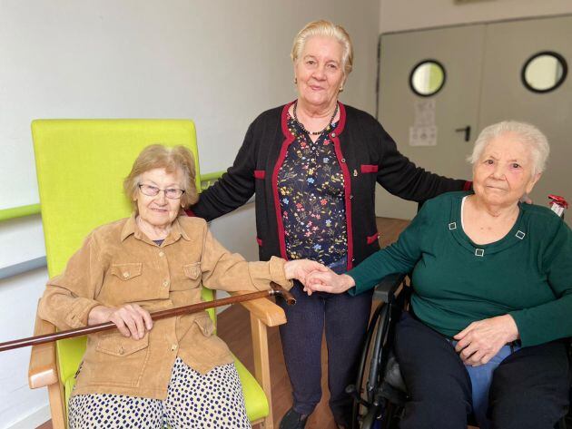 Tres residentes del centro de mayores de Carrión de Calatrava