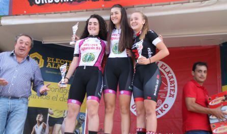 Ciclismo femenino en Agurain