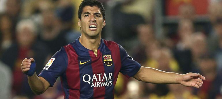 El delantero uruguayo del FC Barcelona Luis Suárez durante el partido de la décima jornada de Liga en Primera División que FC Barcelona y Celta de Vigo disputan esta noche en el Camp Nou, en Barcelona.