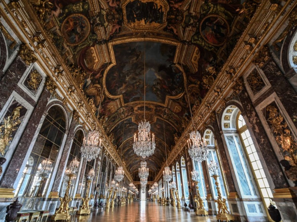 Versalles: una corte con olor a orín