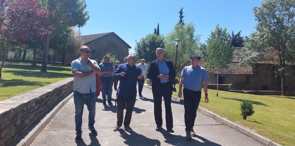 Blasco, en su visita al municipio de Morillo de Tou.