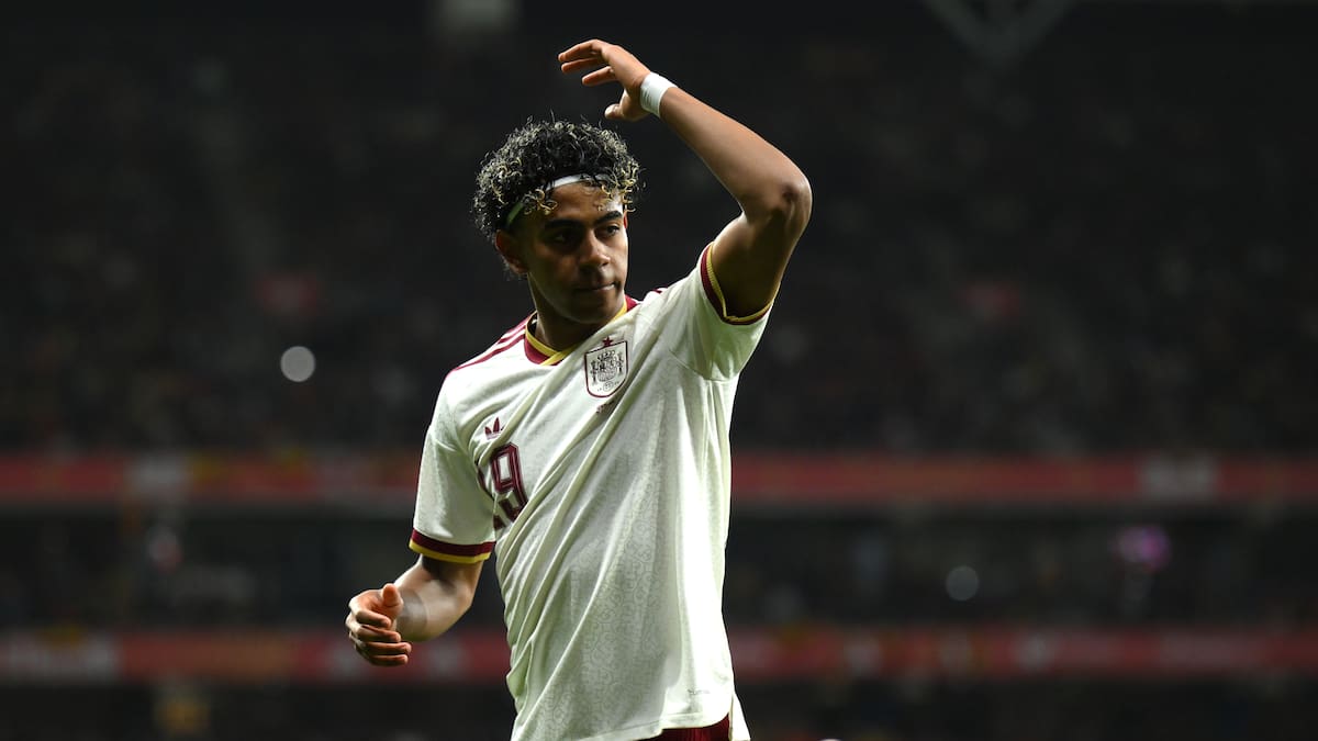 "Iba con la cara hasta el suelo": la reacción de Lamine Yamal ante los cánticos islamófobos en el partido de España