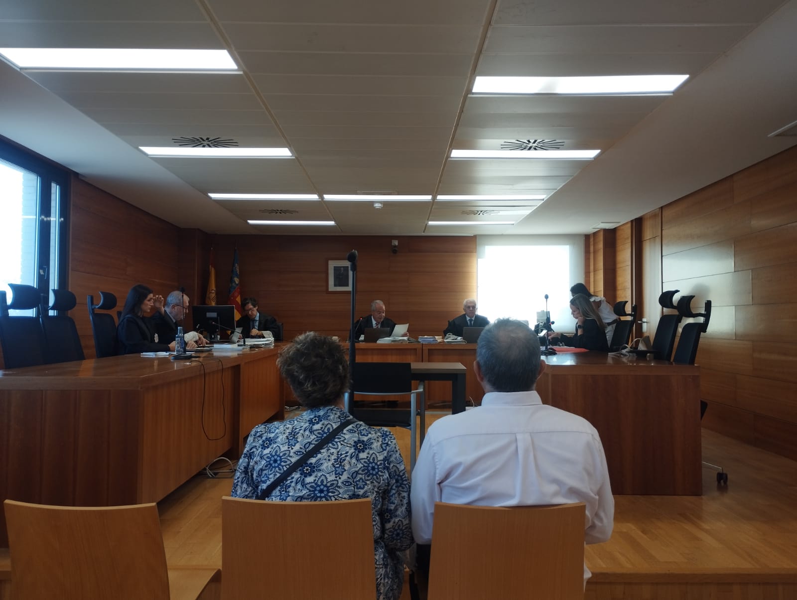 Los padres de la presunta víctima durante el juicio celebrado en la Sección Segunda de la Audiencia Provincial de Castellón.