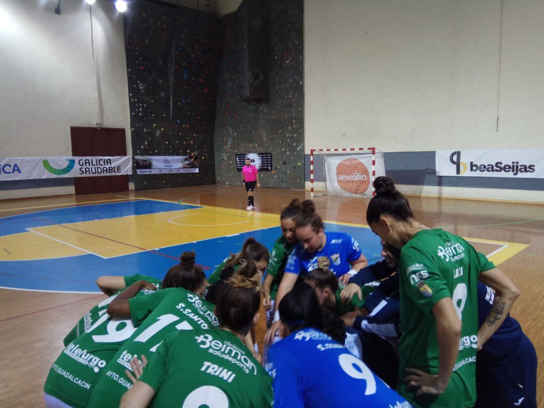 Jugadoras jerezanas antes de comenzar el partido