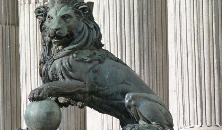 El Congreso se prepara para los 40 años de la Constitución mientras vuelven algunas preguntas que ya se hacían entonces.