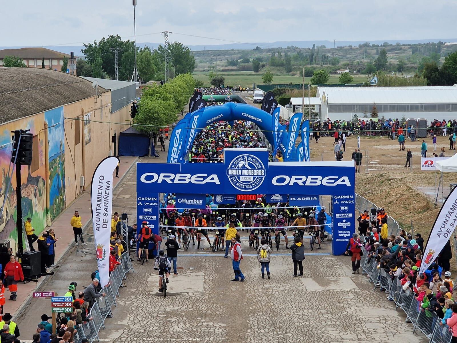 Momento de la salida de la BTT Orbea Monegros.