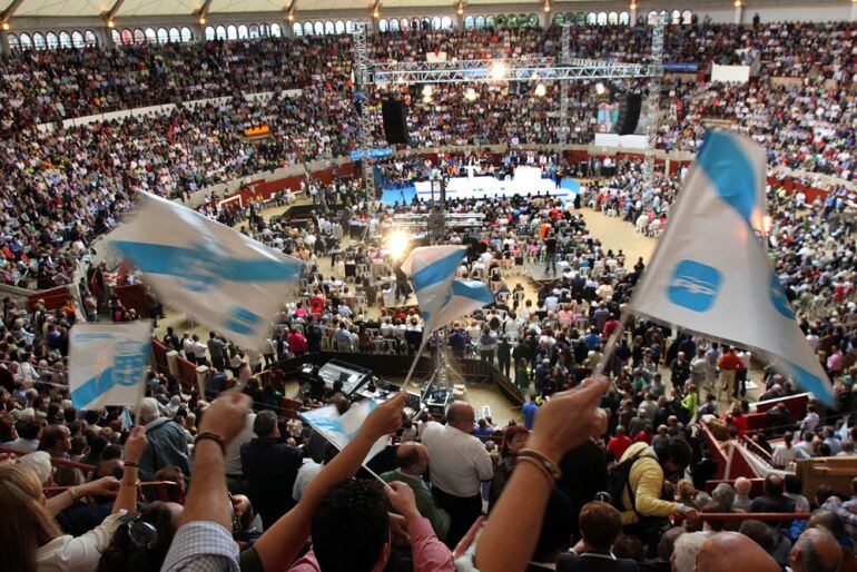 Mitin del PP en la plaza de toros de Pontevedra.