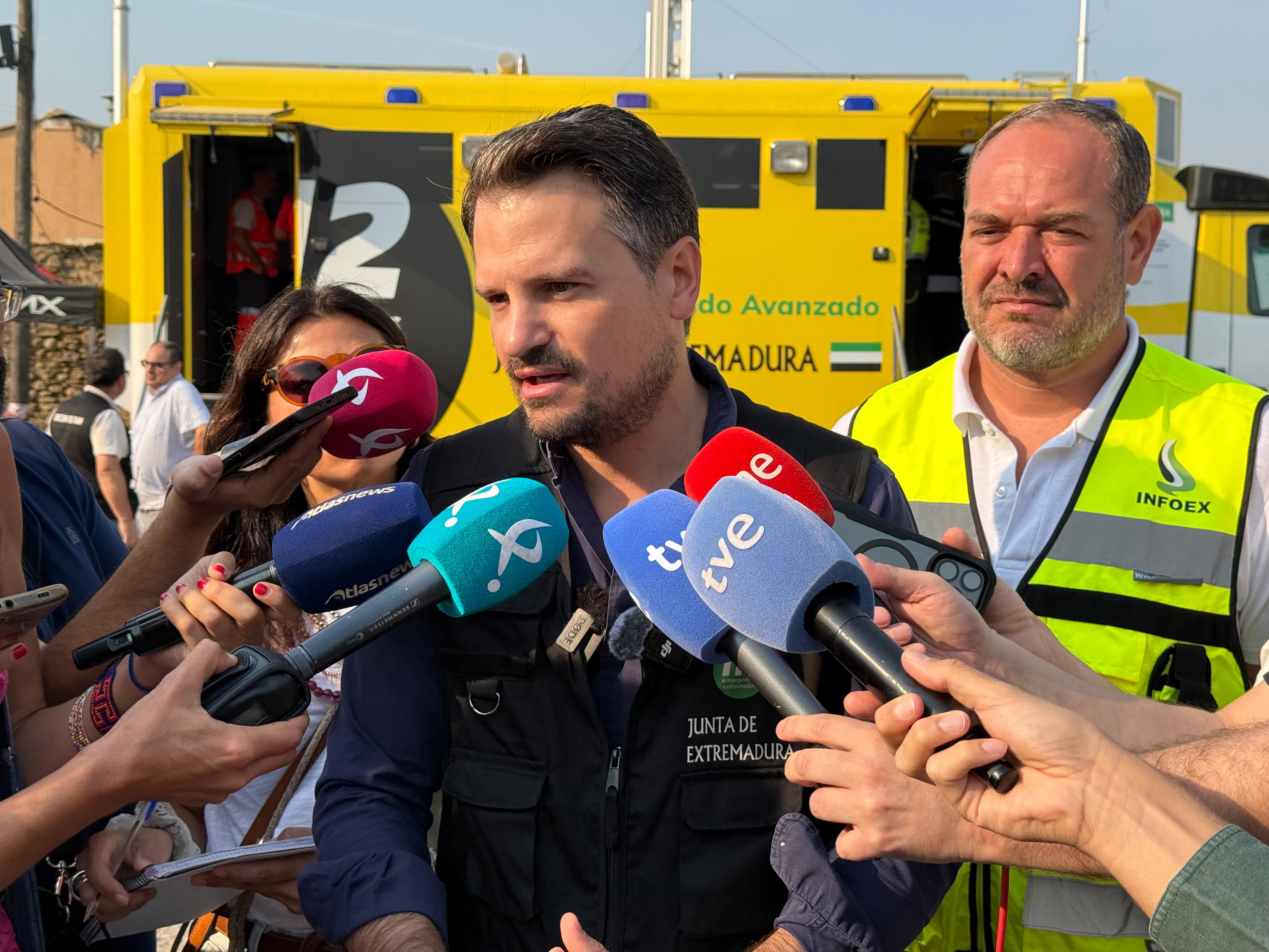 Abel Bautista, consejero de Presidencia de la Junta de Extremadura, ante los medios antes de la primera reunión del CECOPI