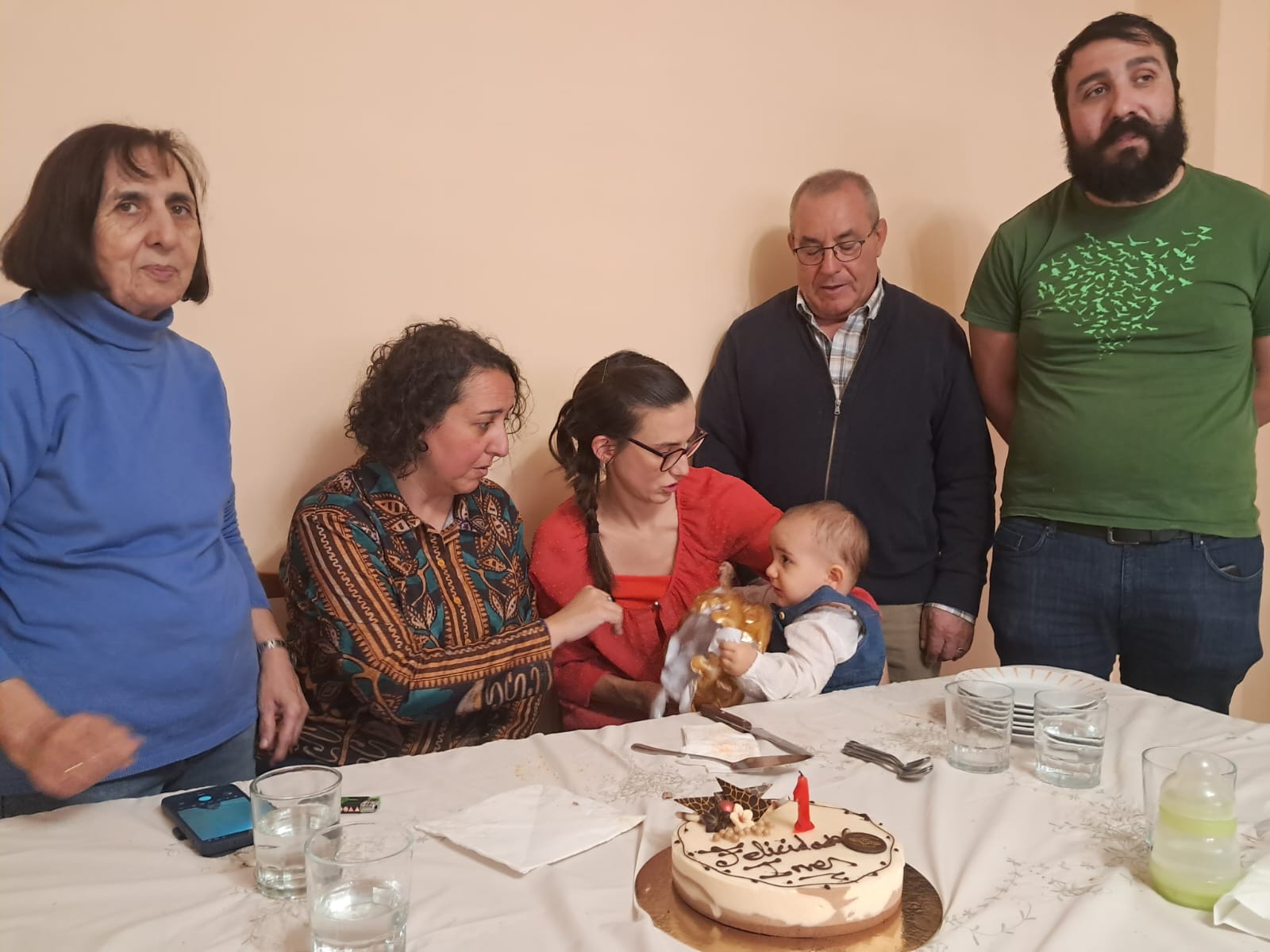 Primer cumpleaños de su sobrina Inés, en familia