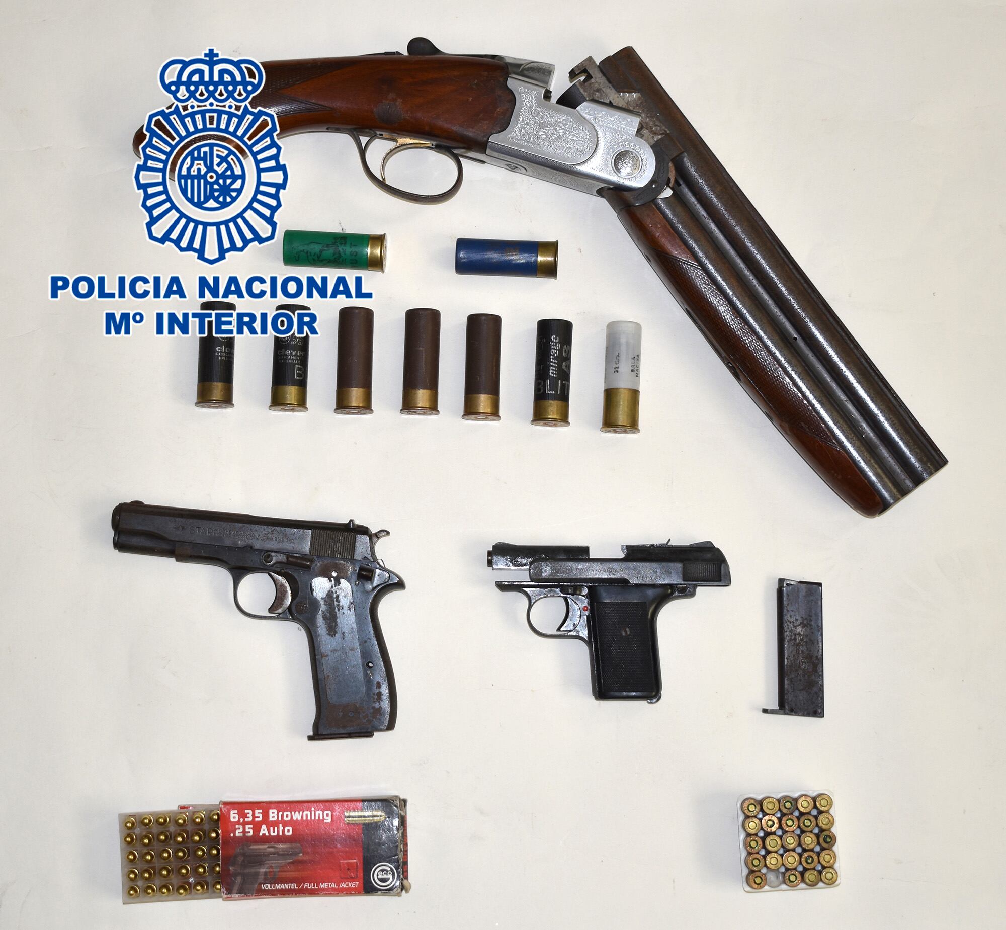Armas intervenidas en el operativo