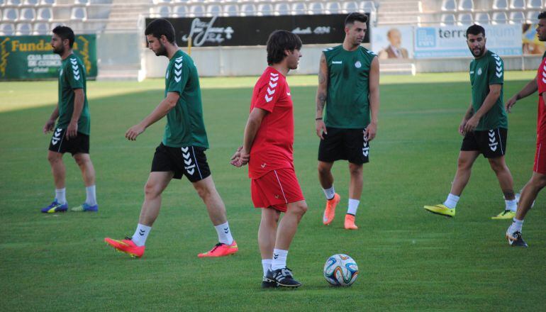 José Poyatos dirige un entrenamiento del Conquense