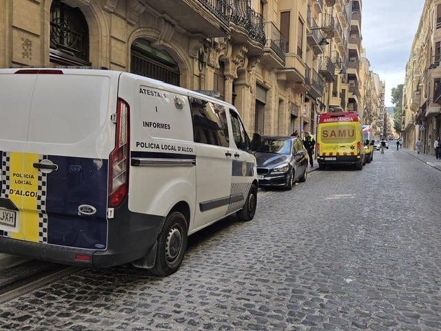 Calle San Nicolás de Alcoy tras el accidente