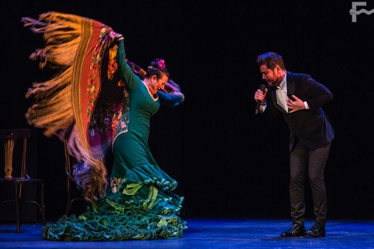 Miguel Poveda durante una actucación en el Festival de Jerez