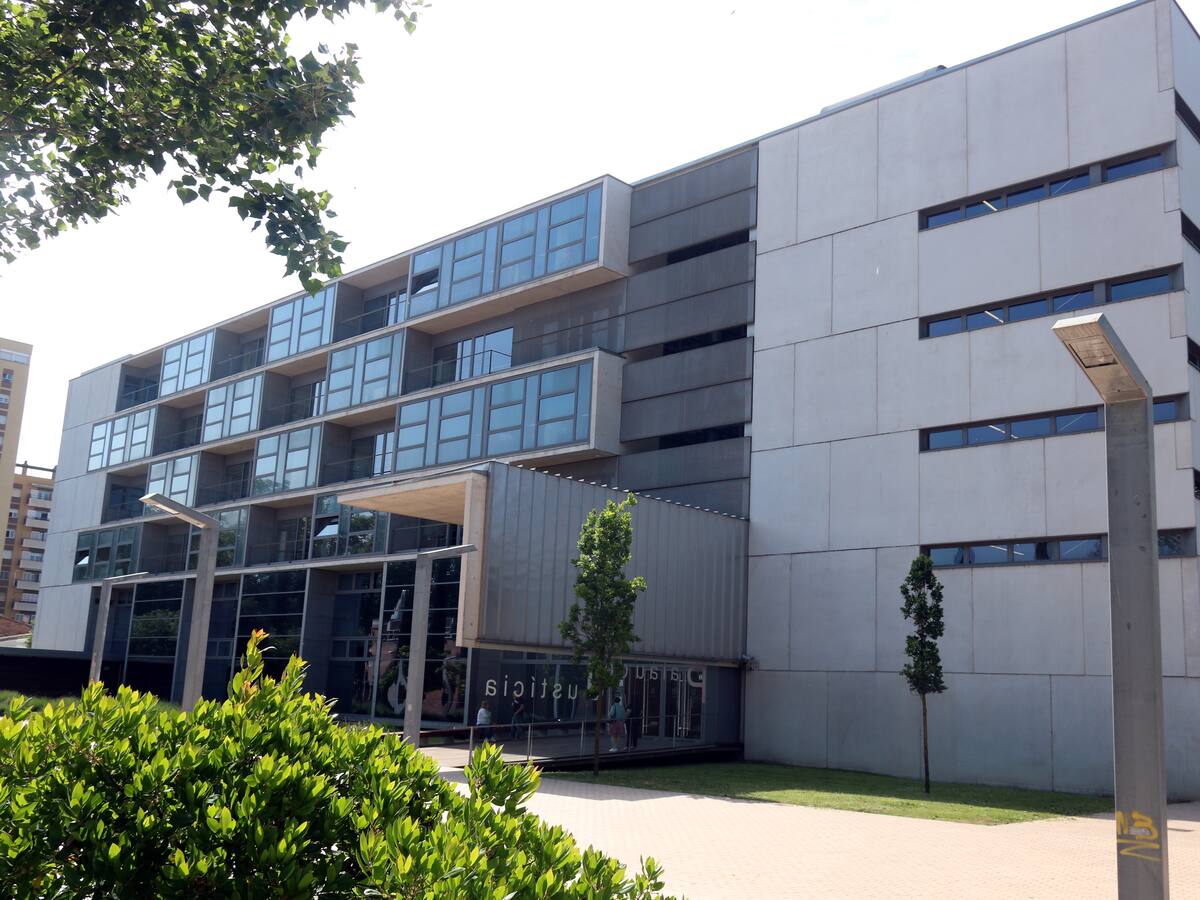 Onze anys de presó per segrestar una dona i no donar-li menjar ni beure durant setmanes