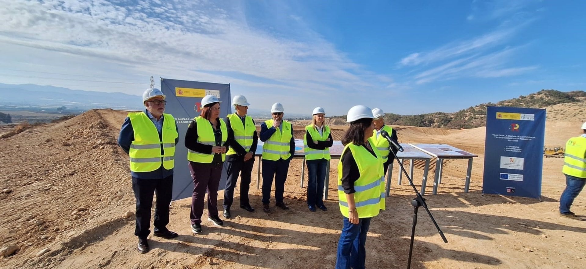 19/02/2025 La secretaria de Estado de Agricultura y Alimentación, Begoña García Bernal, visita uno de los proyectos en ejecución para mejorar la gestión del agua por parte de las comunidades de regantes
ESPAÑA EUROPA MURCIA SOCIEDAD
DELEGACIÓN DEL GOBIERNO
