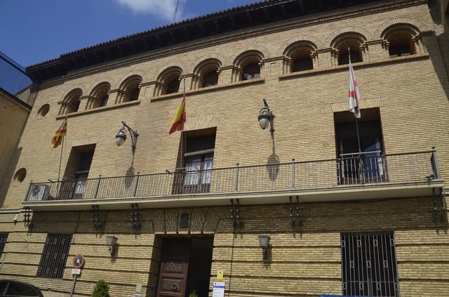 Fachada Ayuntamiento de Barbastro.