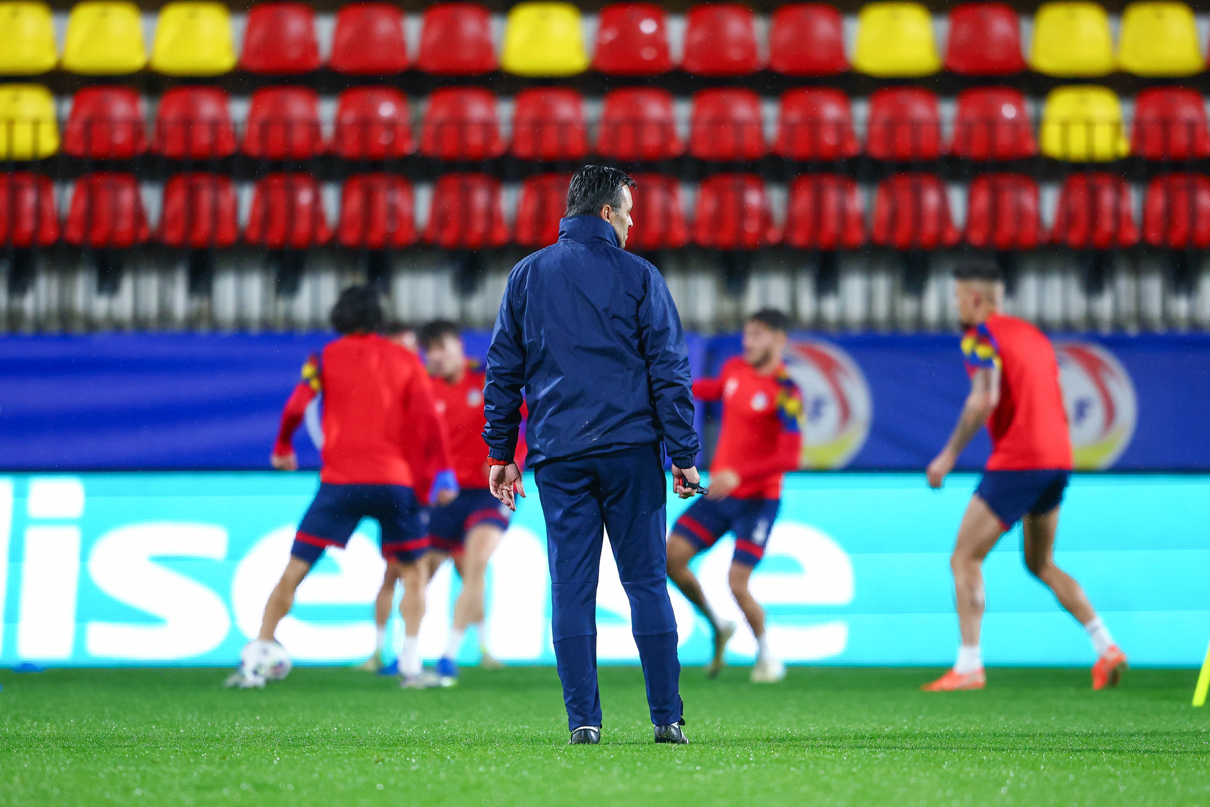 Entrenament oficial de la selecció absoluta masculina previ al partit del premundial davant Sèrbia