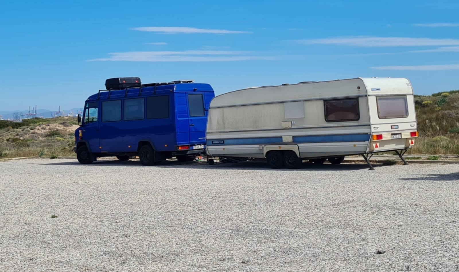 Imagen de una caravana de la AAVV de la DEHESA EL SALER