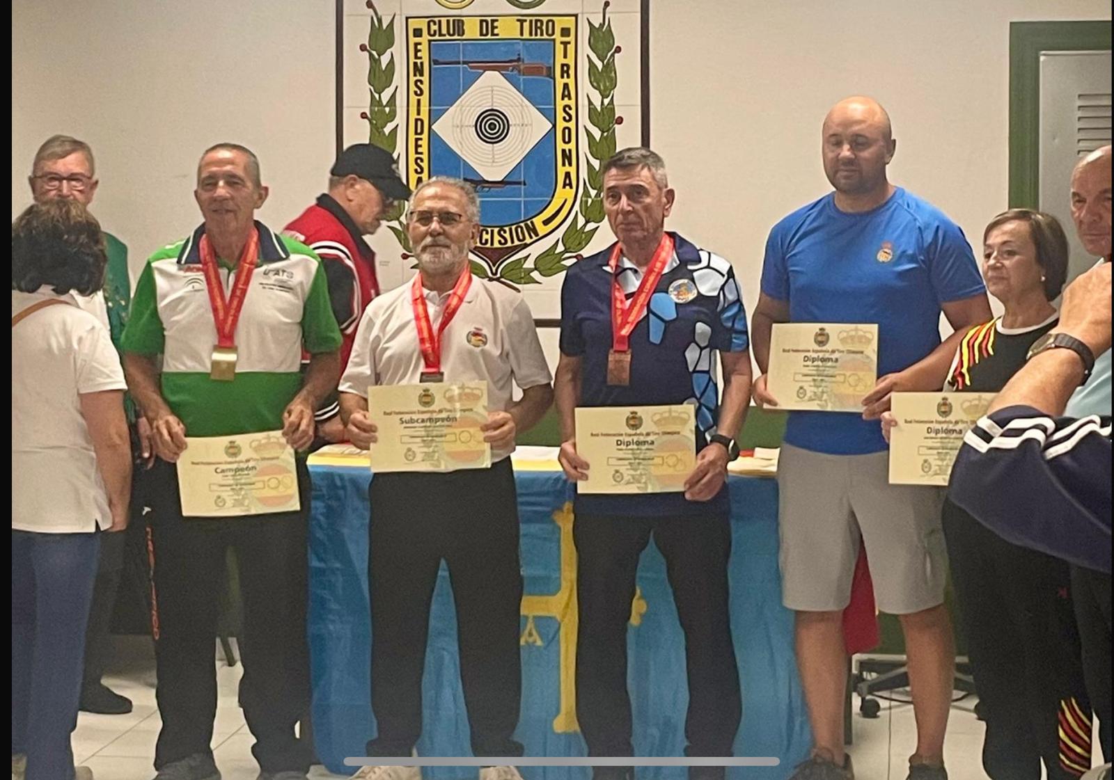 Bernabé, con los ganadores de las pruebas
