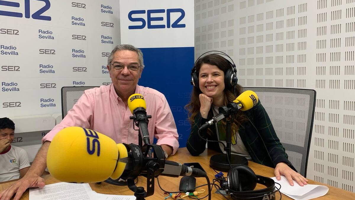 La catedrática Lola Pons contesta las preguntas de los alumnos y alumnas del colegio de Las Mercedarias de Sevilla: "Cómo hablamos dice mucho de nosotros"