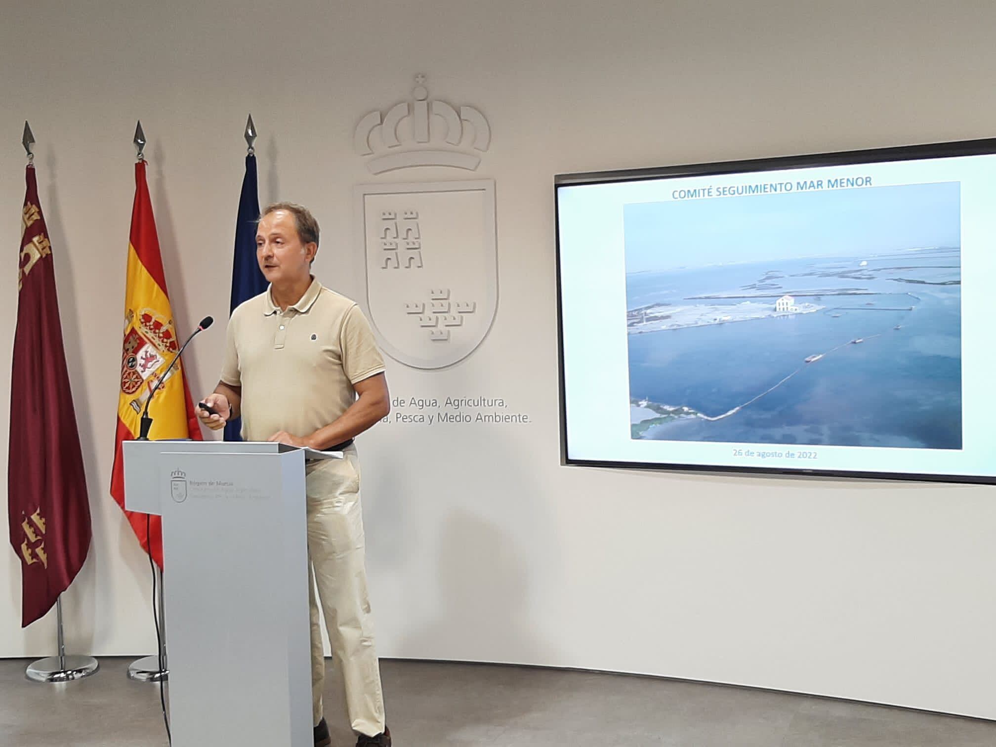 Emilio María Dolores, portavoz del Comité de Asesoramiento Científico del Mar Menor, este viernes en rueda de prensa / CARM