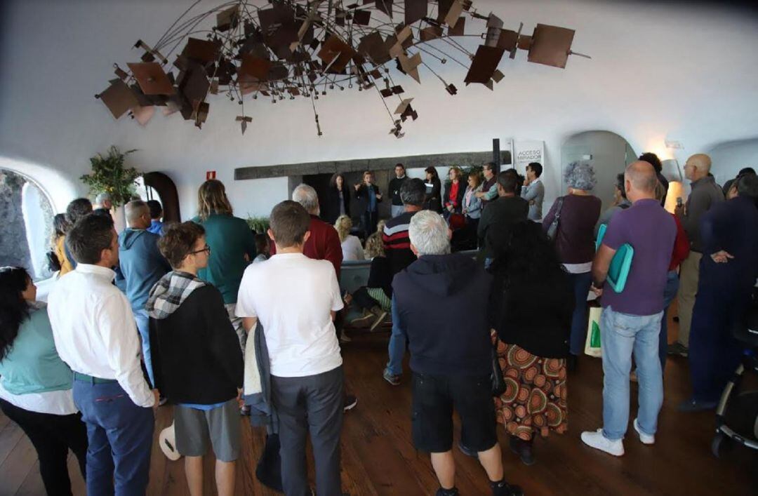 Reunioón con los artesanos de Lanzarote.