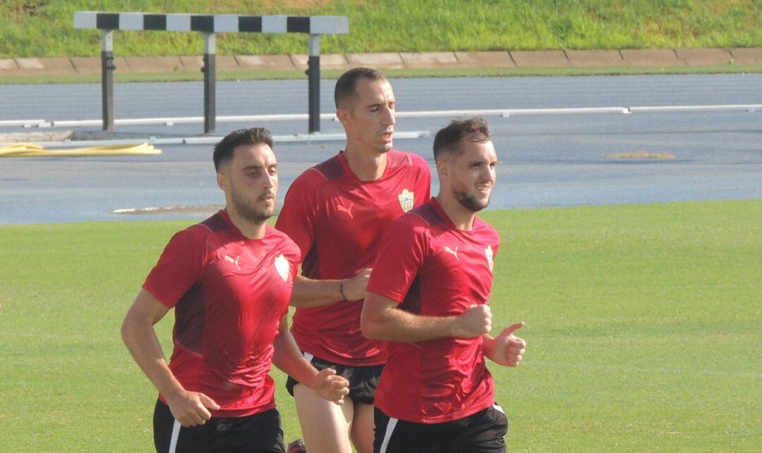 Aguza, Petrovic y Vada.