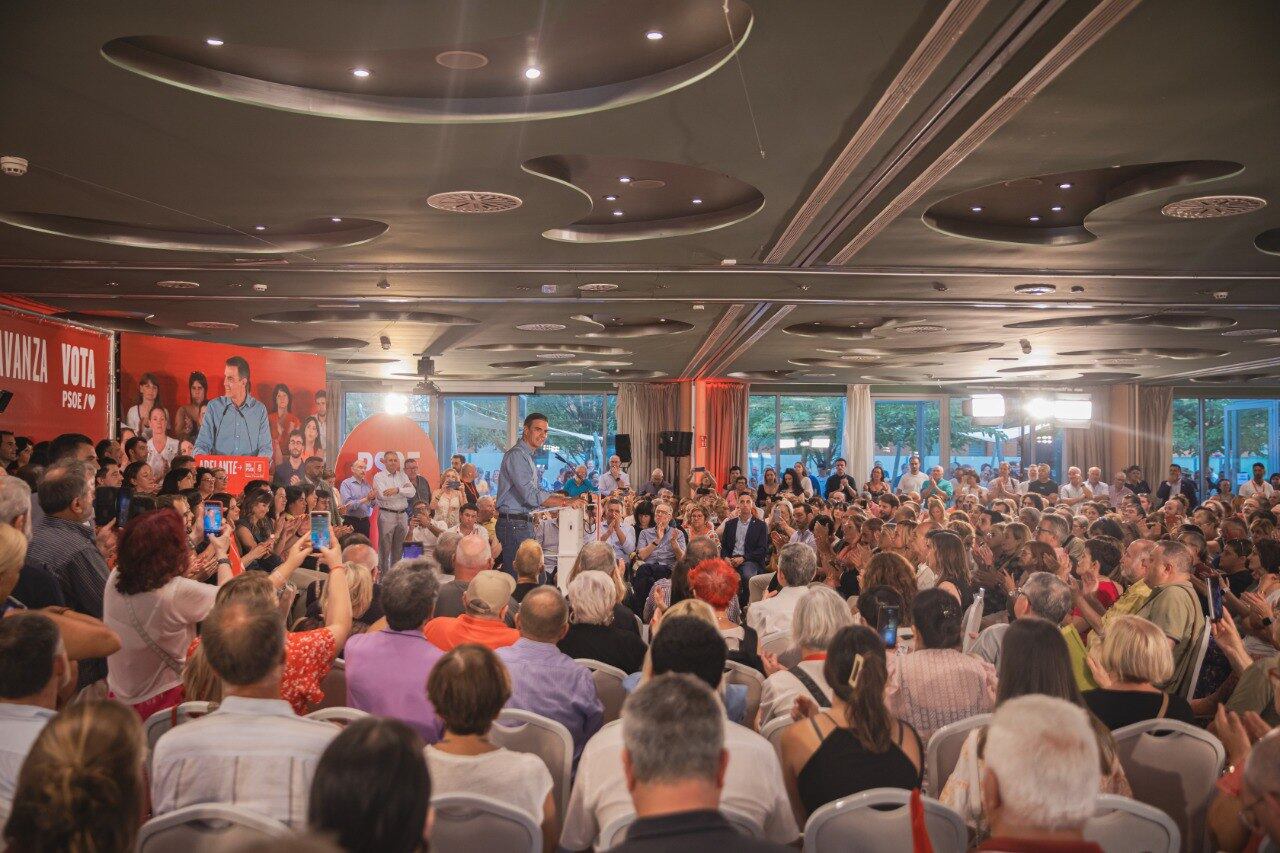 Pedro Sánchez en el acto de campaña celebrado en Huesca