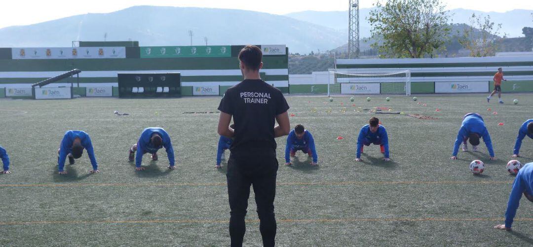 Los jugadores del Real Jaén entrenando en el Sebastián Barajas.