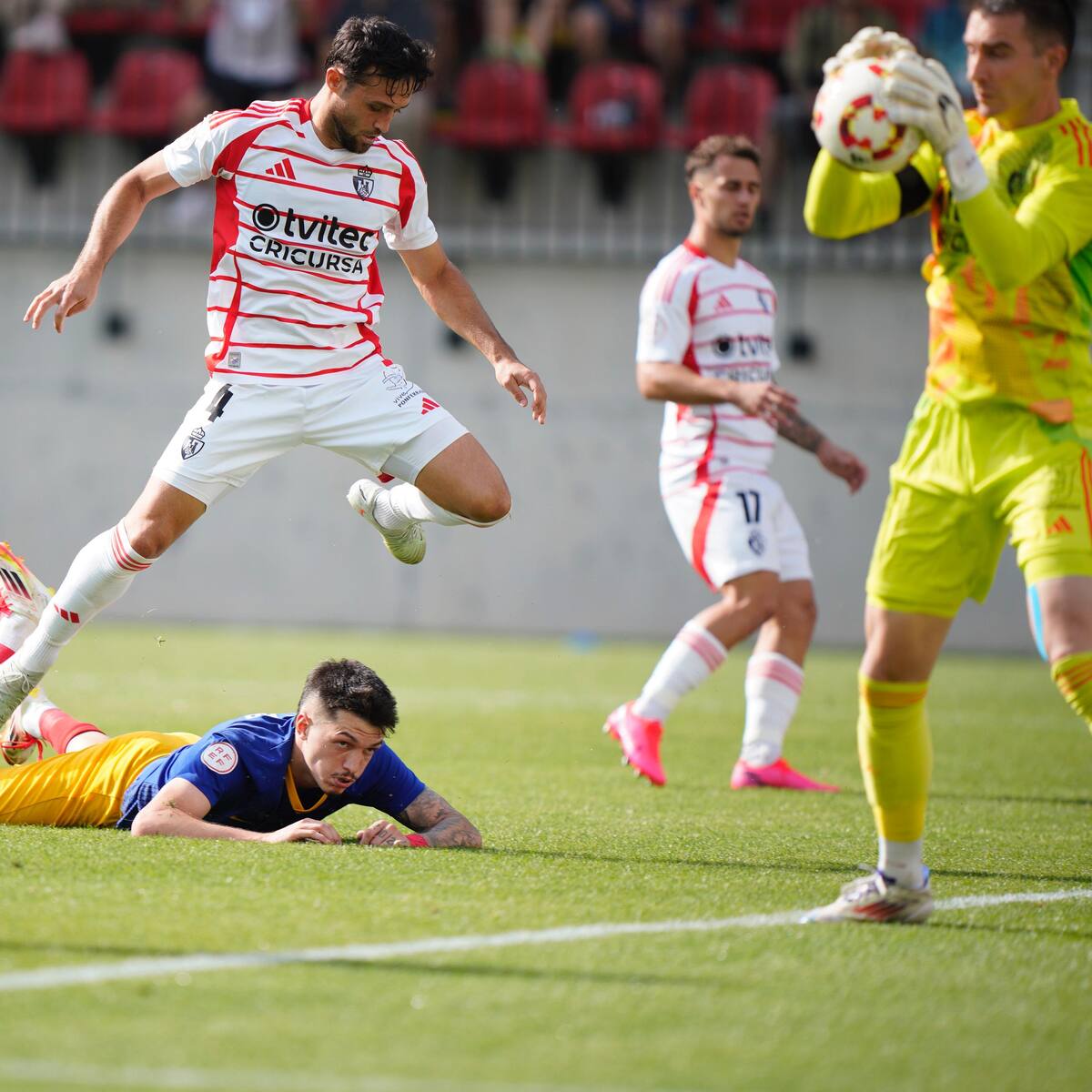 L'FC Andorra empata contra la Ponferradina i s'ho jugarà tot a la tornada