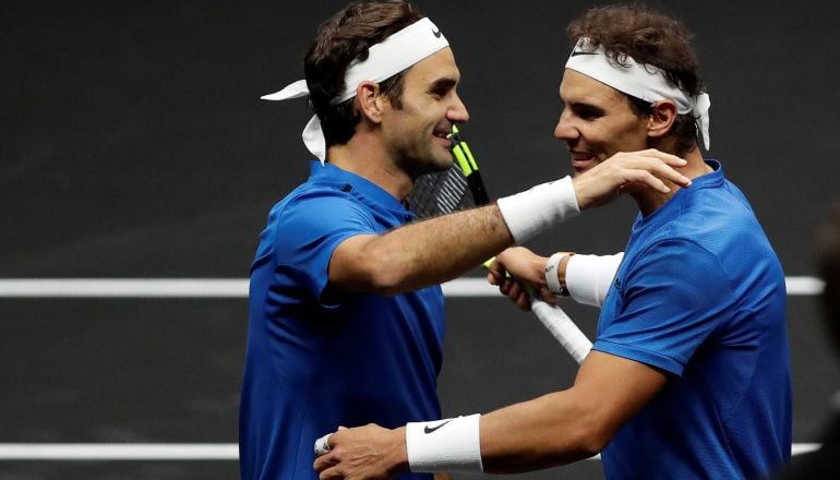 Rafa Nadal y Roger Federer durante su partido de la Laver Cup