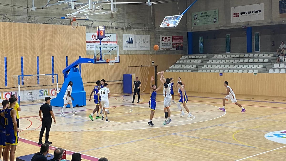 Santi Cerdán en la previa del partido del CB Peñas ante Salou