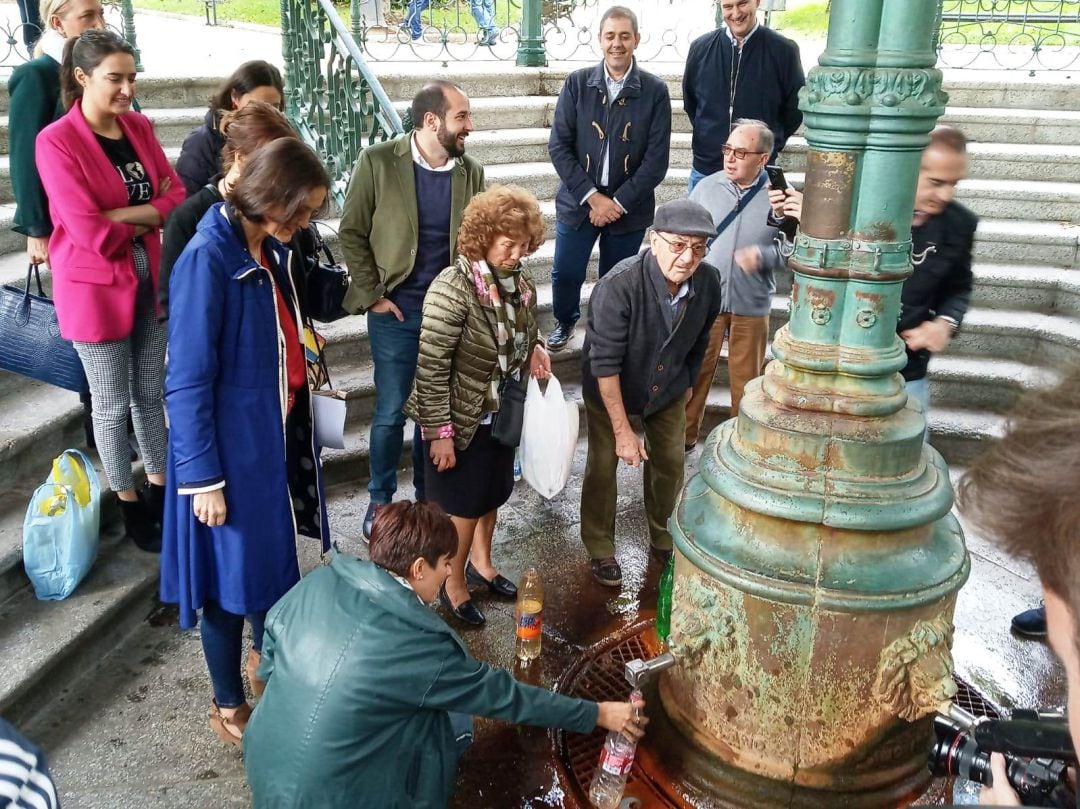 Reyes Maroto, Isabel Rodríguez, Blanca Fernández y Miguel Ángel González en la Fuente Agria de Puertollano