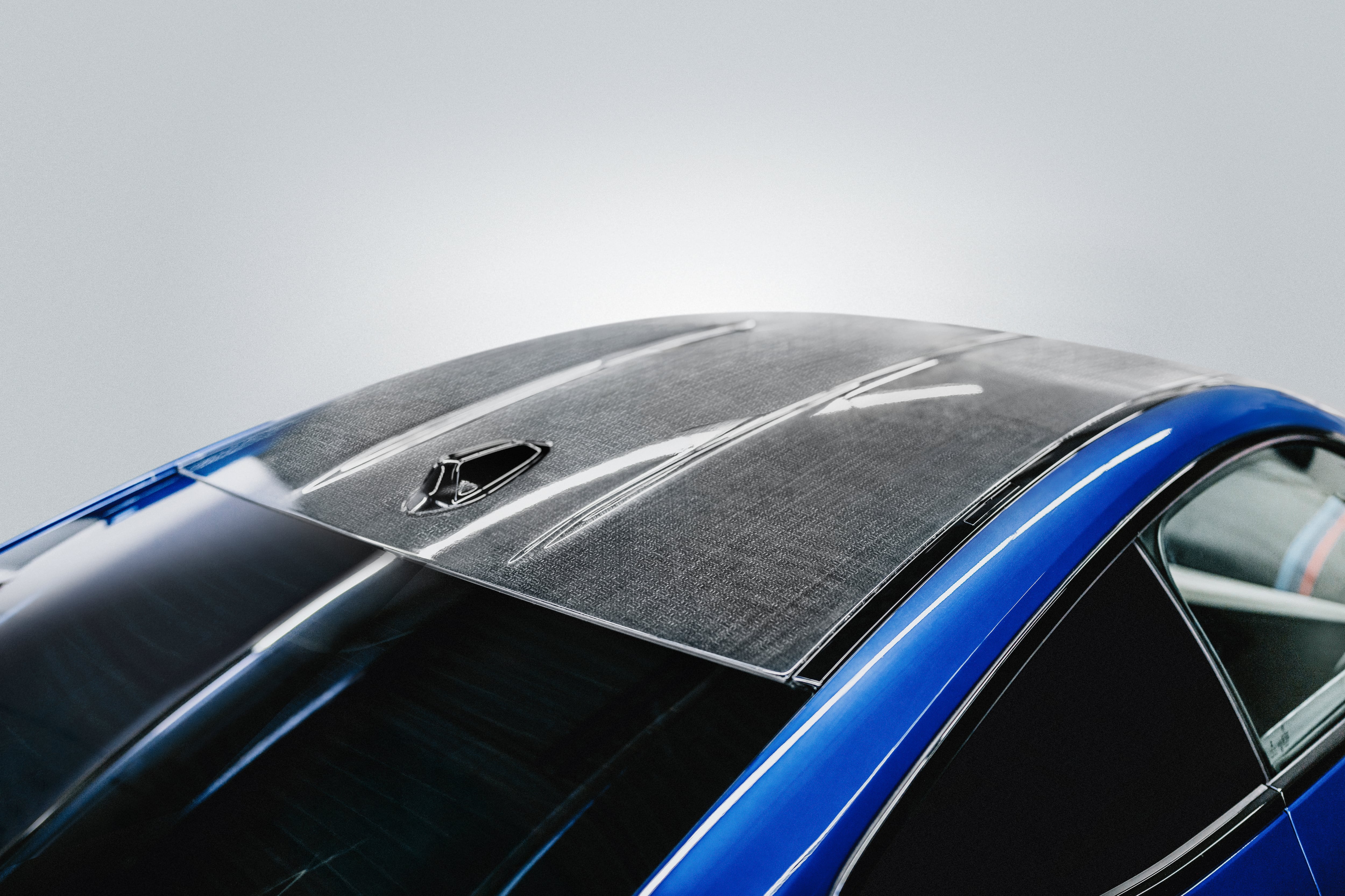 BMW traslada a sus vehículos materiales renovables probados en la competición