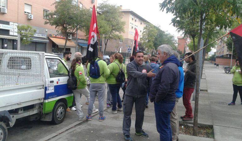 Los trabajadores de zonas verdes decidirán el jueves cómo continuar con la huelga