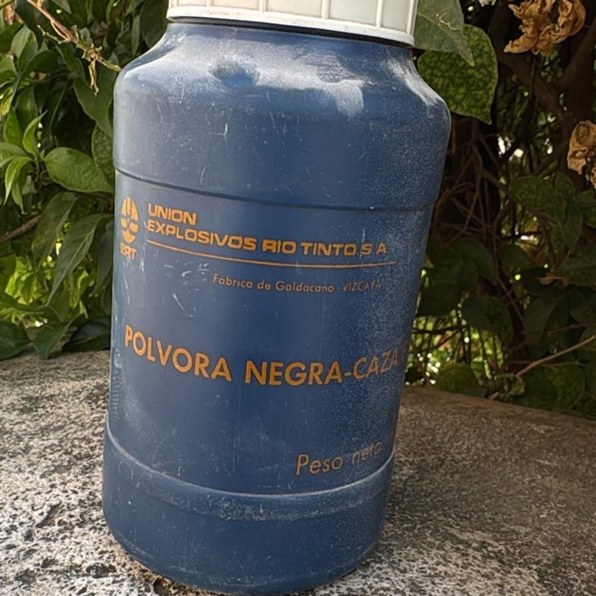 11/07/2025 La Policía Local encuentra un bote con un kilogramo de pólvora.
La policía de barrio de la Policía Local de València ha encontrado este lunes un bote con un kilogramo de pólvora escondido detrás de unos arbustos en el parque de la calle Juan de Villarrasa.

POLITICA 
POLICÍA LOCAL
