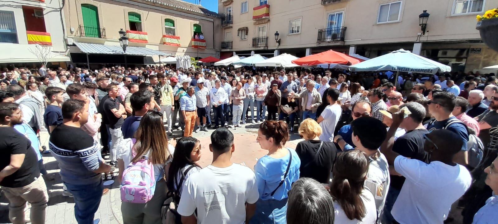 Corro en la Plaza de España de Calzada de Calatrava este Viernes Santo