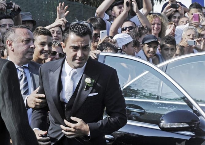 El jugador del F.C. Barcelona Xavi Hernández a su llegada a la ceremonia de su boda con Núria Cunillera