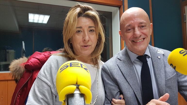 Teresa Huerta y Javier Valladares en el estudio de la Ventana de Cantabria   