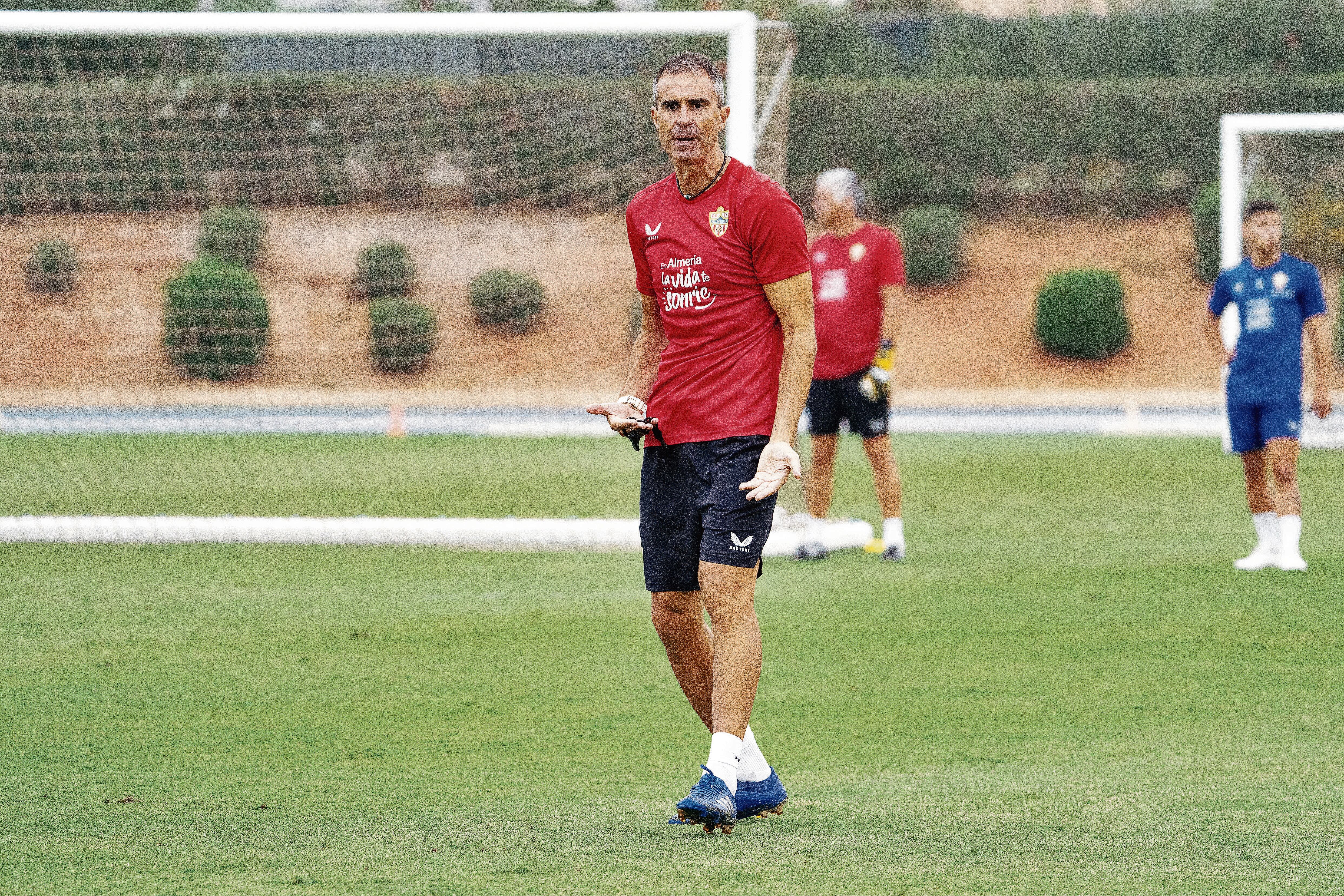 Gaizka Garitano en el campo Anexo.