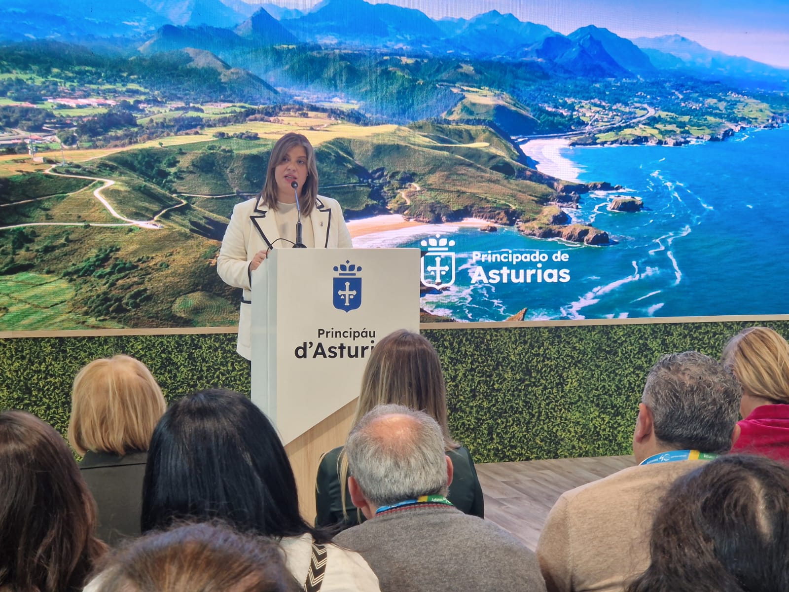 La Vicepresidenta del Gobierno del Principado, Gimena Llamedo, presenta las actividades de Asturias en FITUR 2025