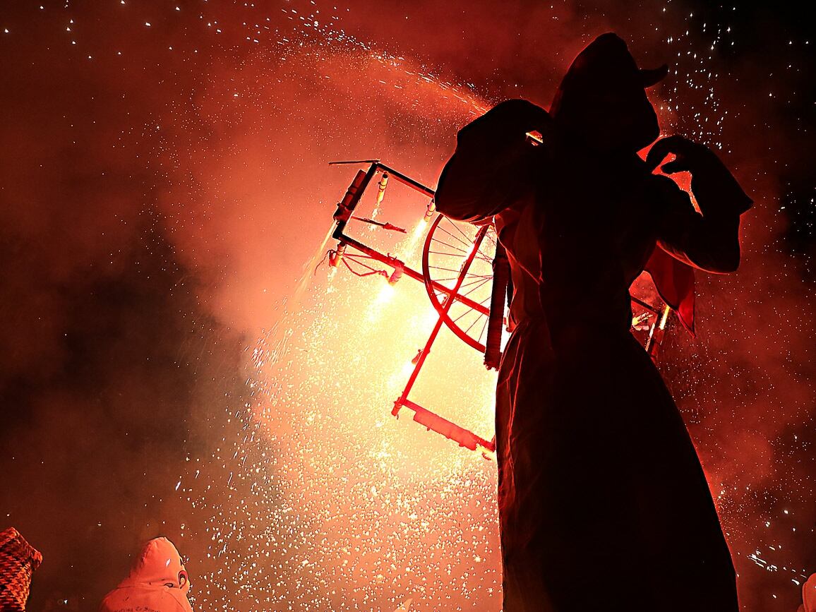 Los "dimonis" recorrieron el centro de Elda